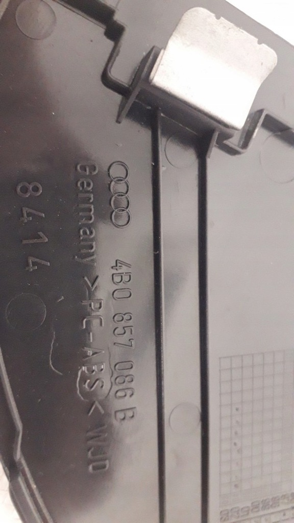 фото №13, Audi a6 c5 правая заглушка консоли 4b0857086b