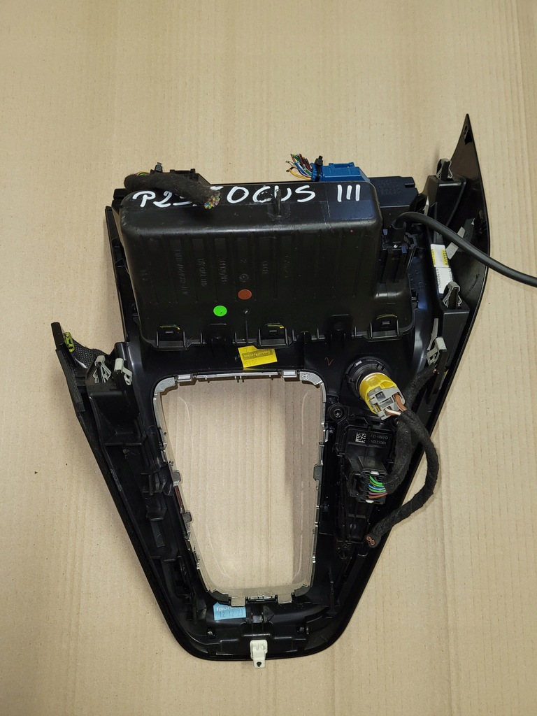 фото №4, Ford focus iii рамка туннель