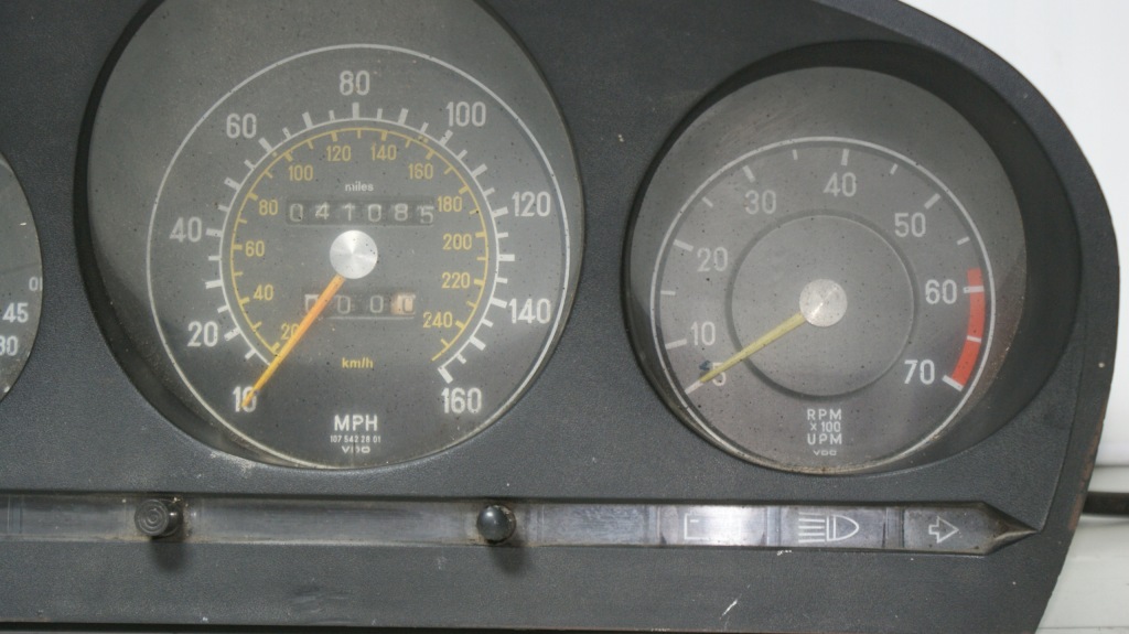 Mercedes r107 sl slc счетчик спидометр приборы 1075422801 Доставка