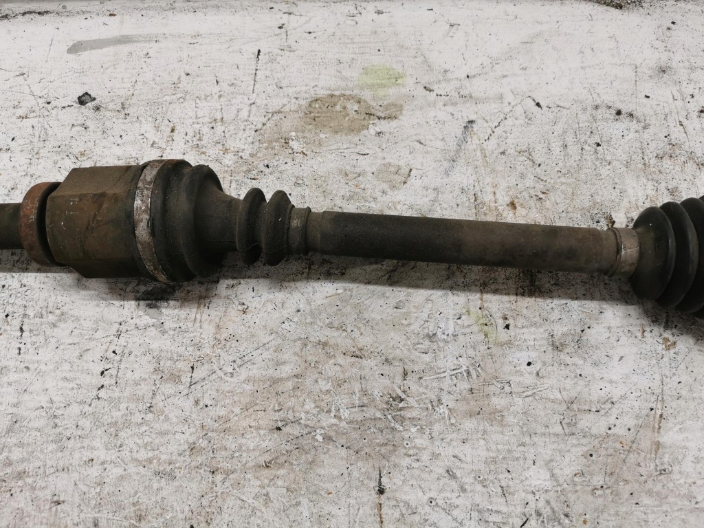 Приводной вал длинная правый  перед renault megane 2 1.9 dci Доставка
