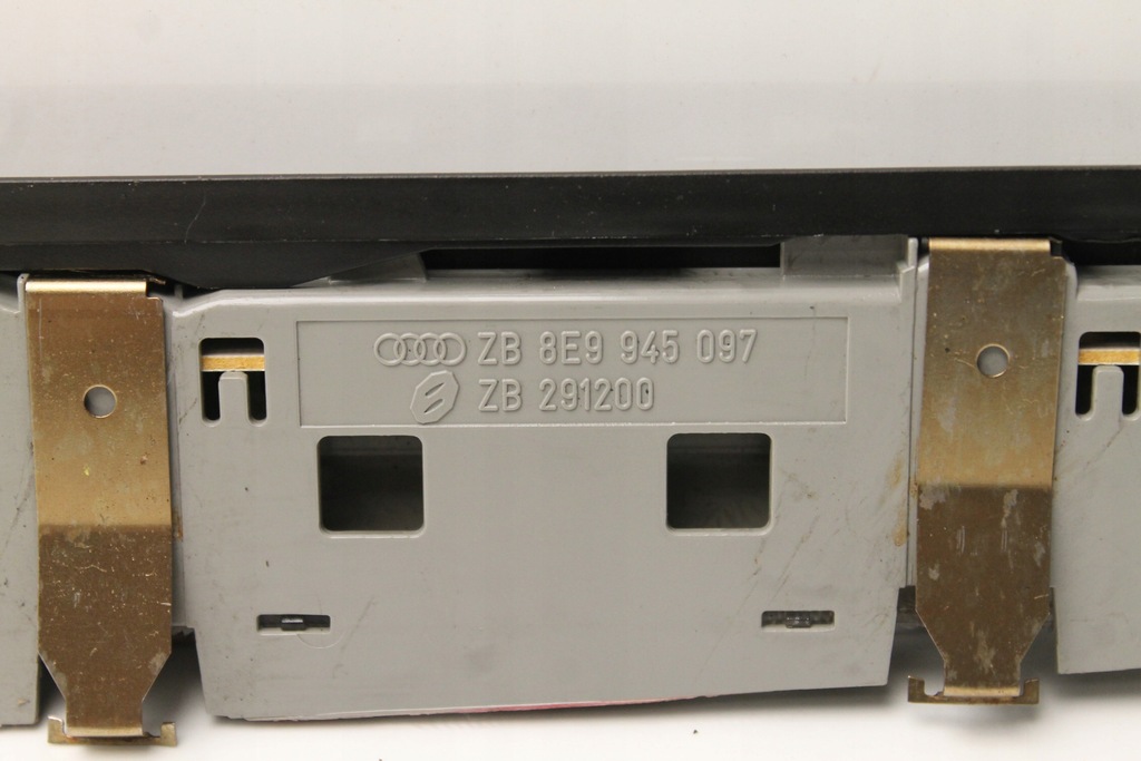 фото №5, Audi a4 b6 avant kombi 2000r- третій світло стоп лампа стоп-сигнал