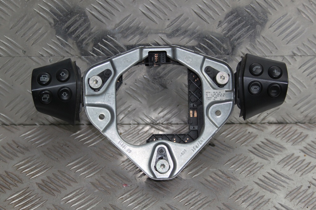 фото №1, Mercedes w169 кнопки руля комплект