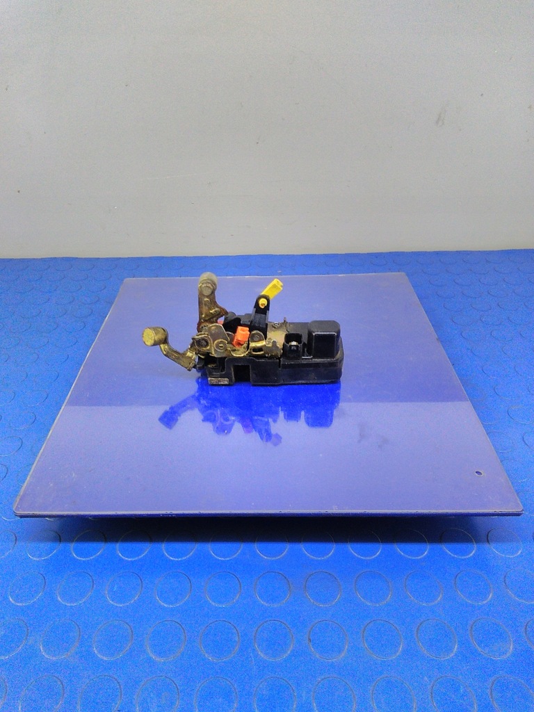 фото №1, Chrysler voyager iv замок дверь перед правый 4pin