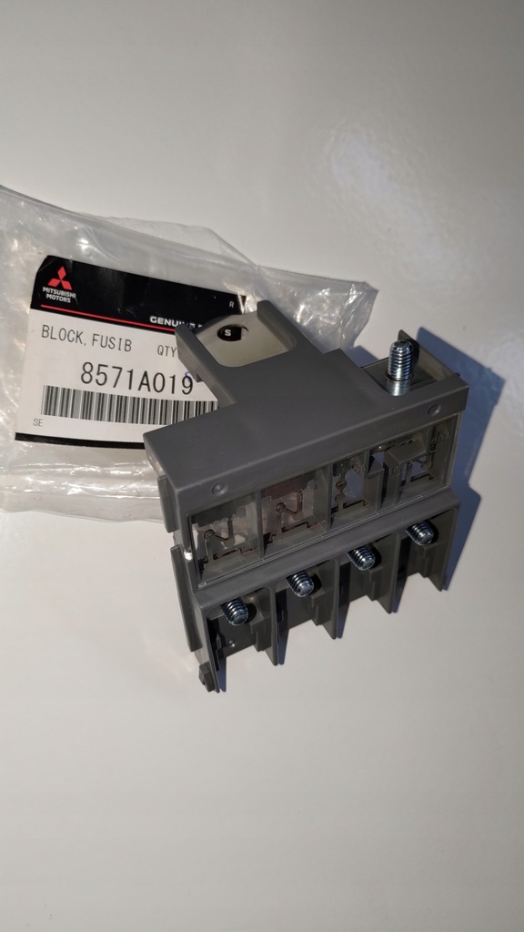 фото №8, Mitsubishi lancer 1.8 2.0 evo клемма plus предохранители mi