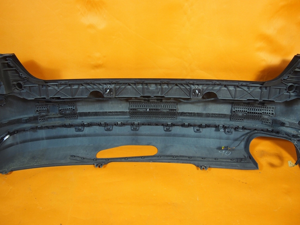 Audi a4 8w бампер задні pdc фаркоп  комплектний  ly9t Оригінал