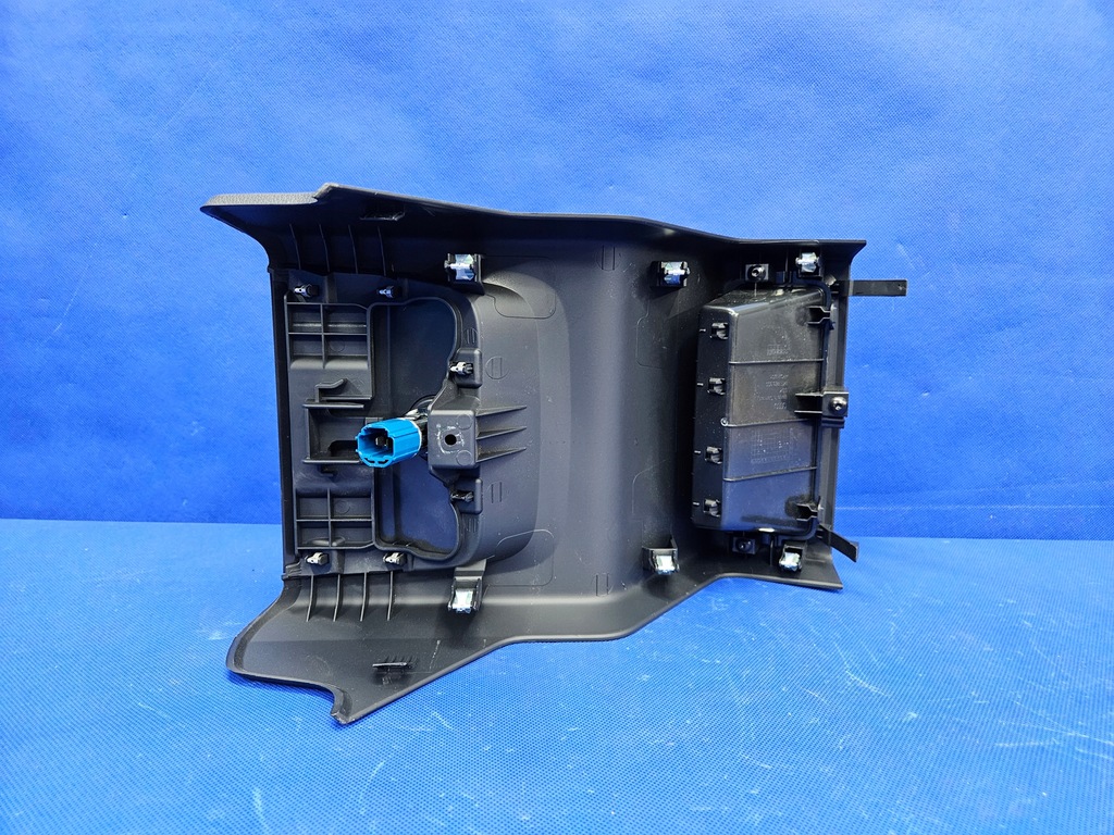 фото №7, Audi q8 e-tron 55 задній бардачок тунель середнього задня захист 4ke863300