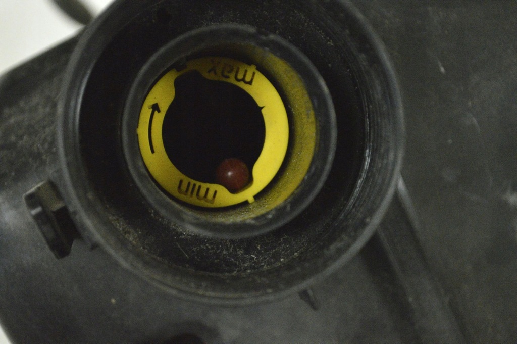 фото №5, Porsche 911 991 2013 бак расширительный охлаждающая жидкость