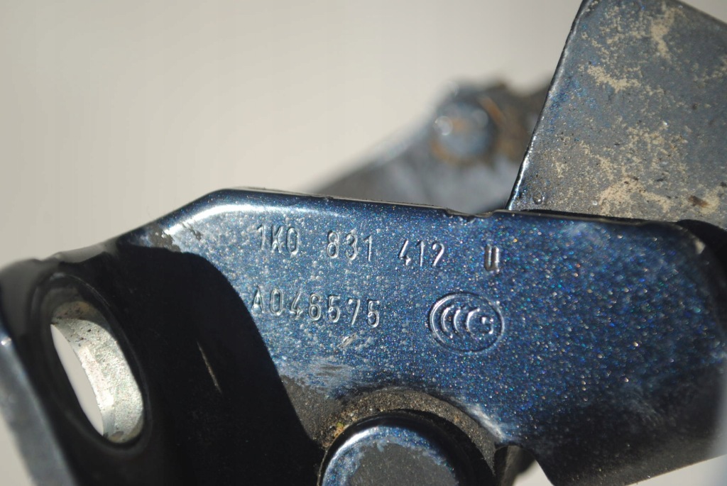 фото №4, Петля дверь правый перед dół vw golf vi 3d lc9x