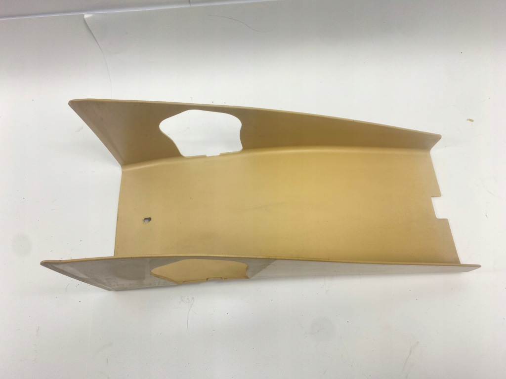 Пластик подлокотник задний  mercedes w124 ce купе бежевый кремовый 1249240237 Недорого