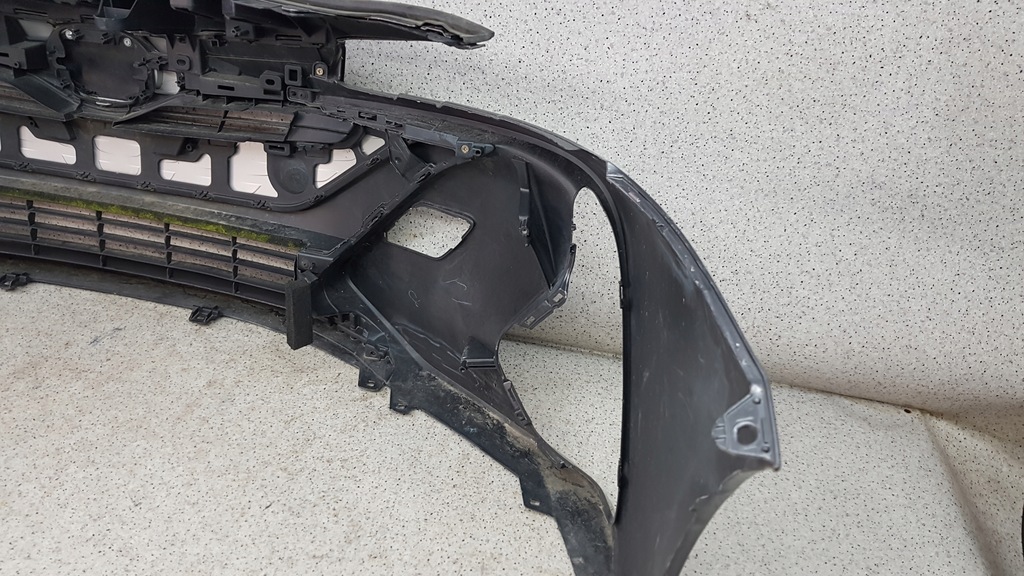 фото №12, Toyota prius plus prime 2016 - бампер перед 3547