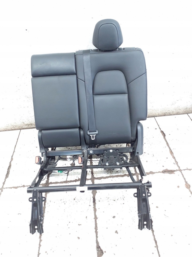 Купить 2021 tesla model y задние сиденье 149483099c