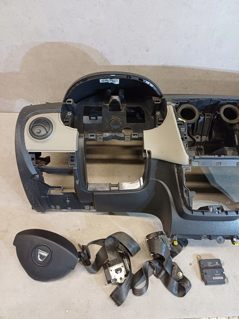 фото №10, Приборная панель консоль комплектная с ремни датчиком i подушка безопасности dacia dokker