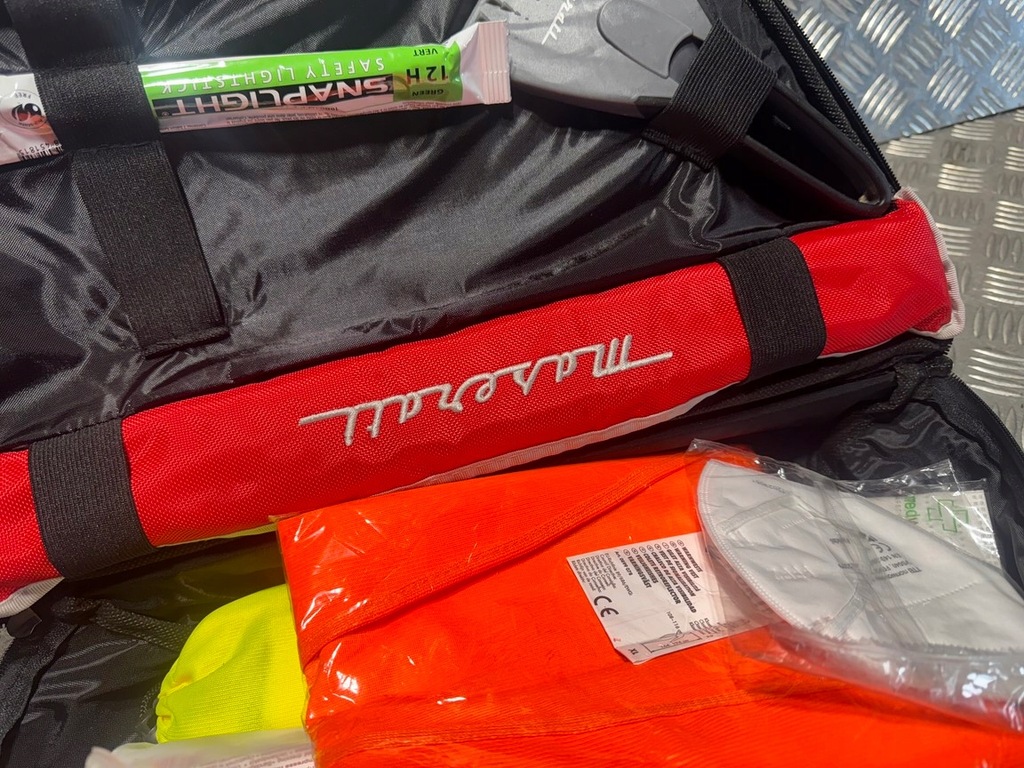 фото №5, Аптечка набір першої допомоги przybornik maserati трикутник levante lift