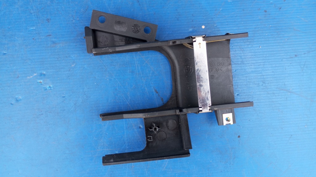 8163689 bmw e36 кабриолет  заглушка защита задний Оригинал