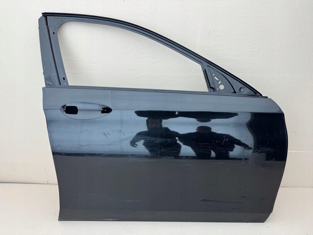 фото №1, Mercedes e-klasa w213 16r- дверь правое передние правый перед