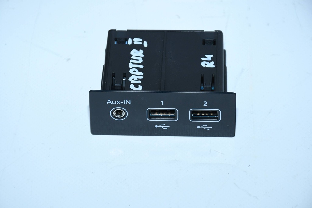 фото №1, Renault clio v 1.0i разъём usb aux 280231553r