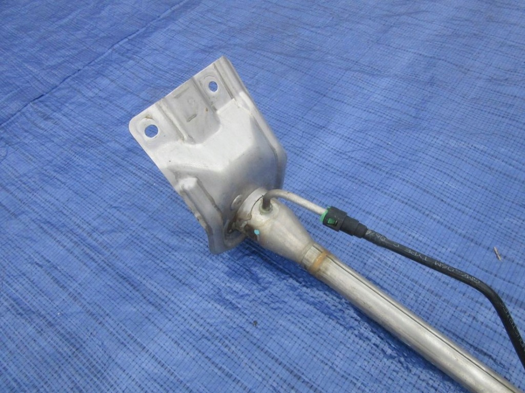 фото №2, Hummer h3 3.7i 2008 труба заливная горловина топлива