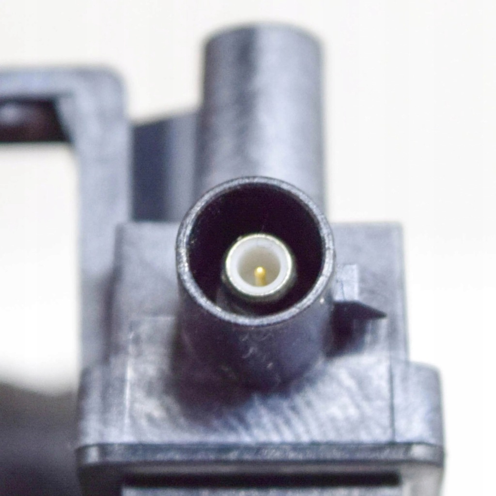 Tesla model 3 2019 права сторона камера на крила бічний Недорого