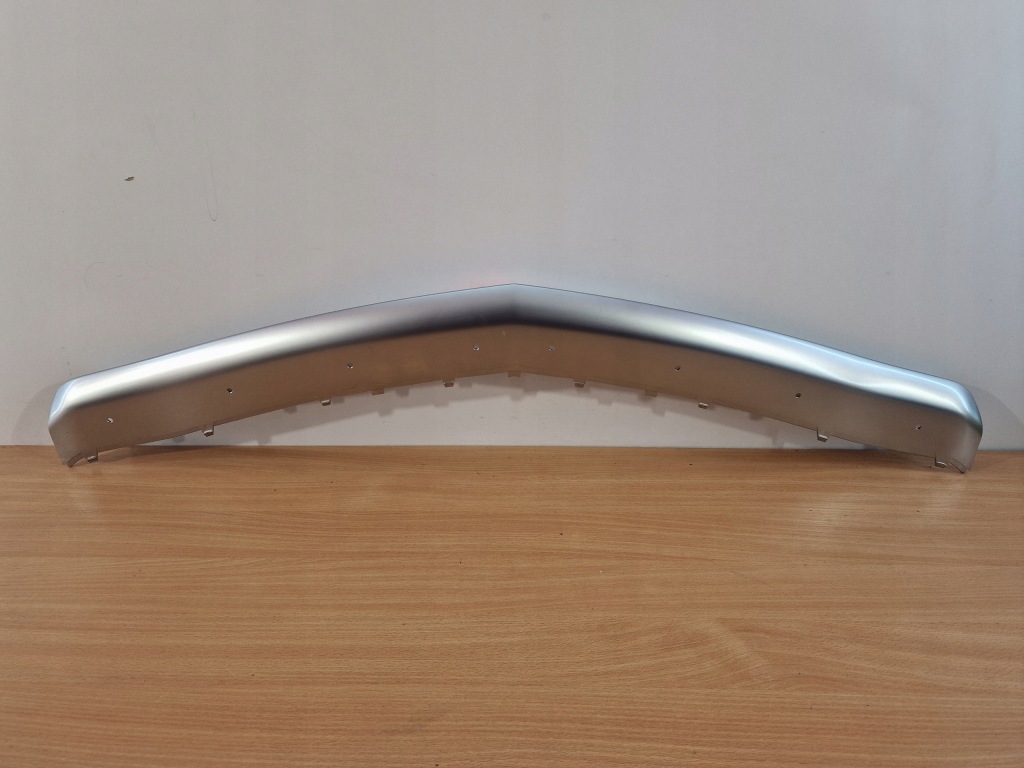 фото №1, Mercedes 190 amg gt молдинг pod бампер перед хром