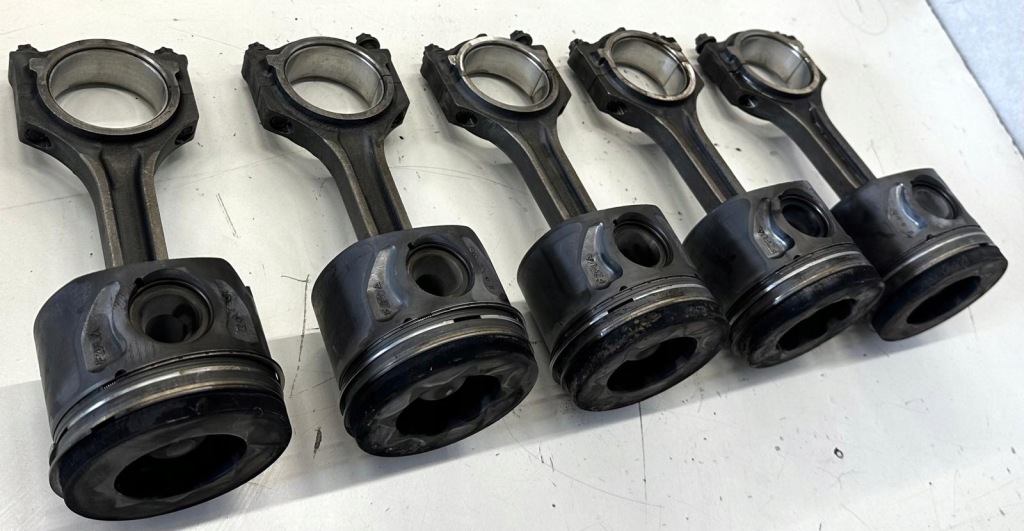 фото №1, Поршень с шатун ford ranger 3.2 tdci sa2w safa fzfua