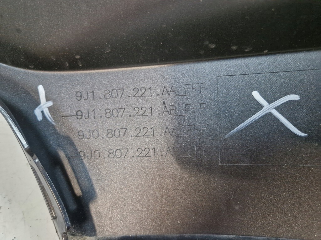 фото №9, Porsche taycan lift 24- бампер передний перед org 9j1807221