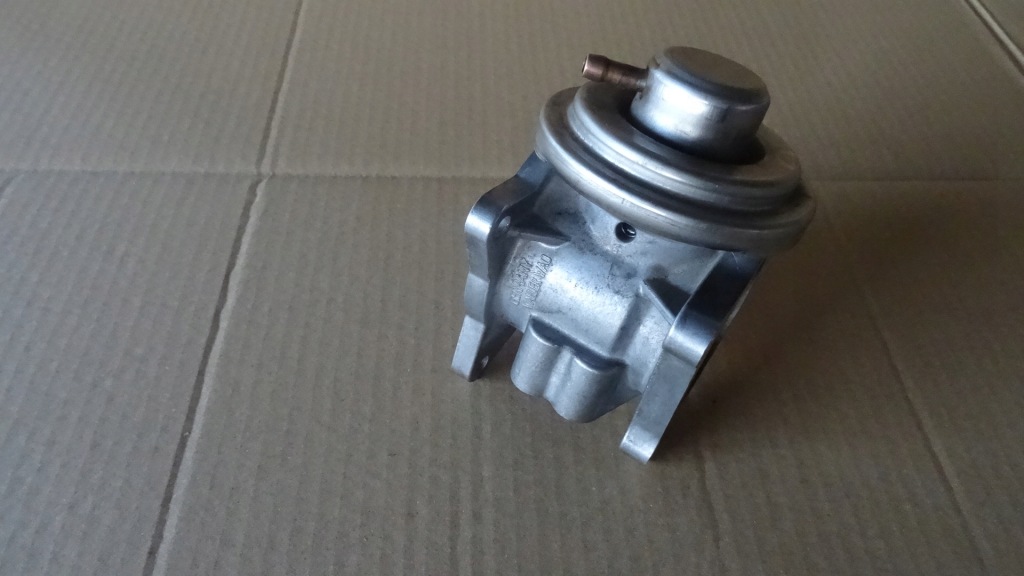 фото №4, Audi a3 8p 1.9d клапан egr 038129637