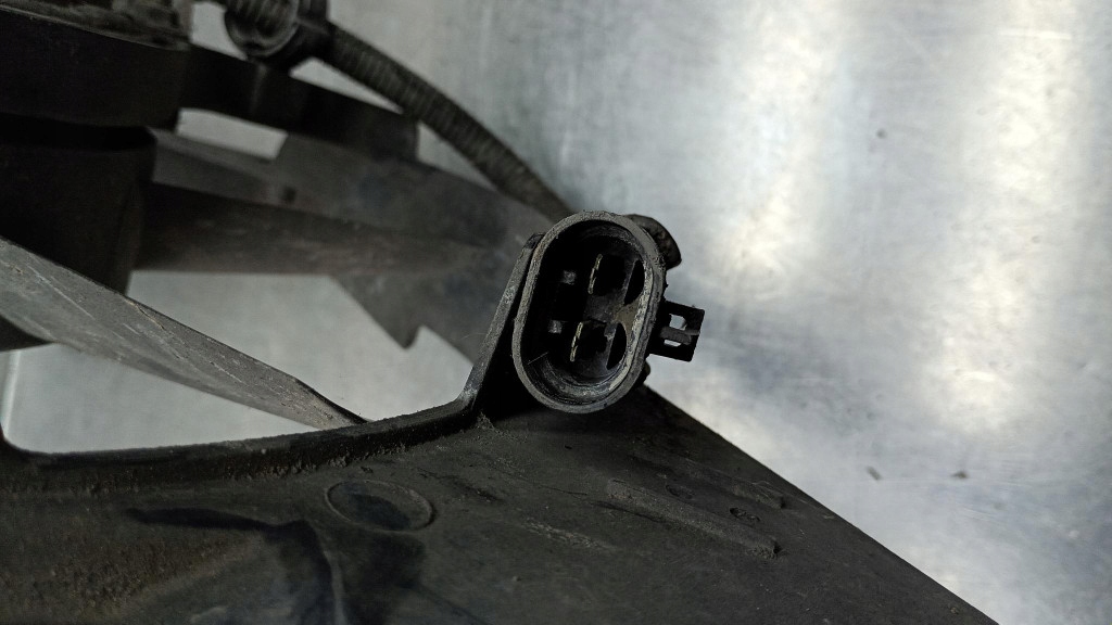 Вентилятор радіатора води fiat ducato 2 2.0d 03r рестайлінг  8240120 в Україні