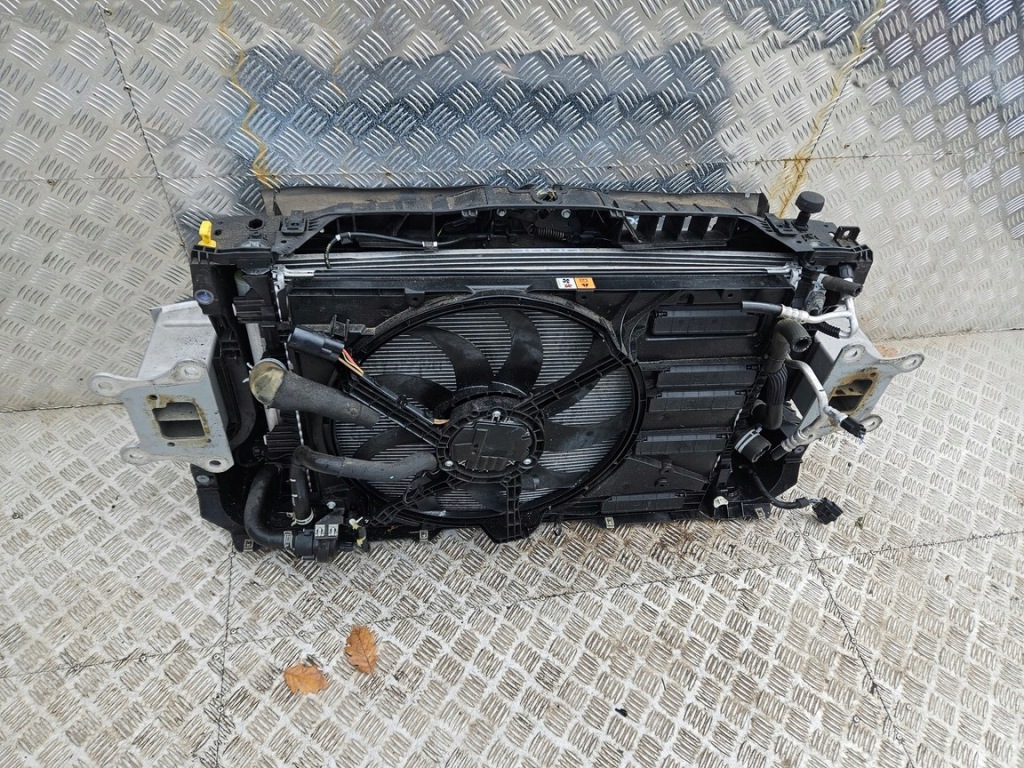 Ремінь передній підсилювач перед радіатор focus mk iv mk4 1,5 tdci комплектний Недорого