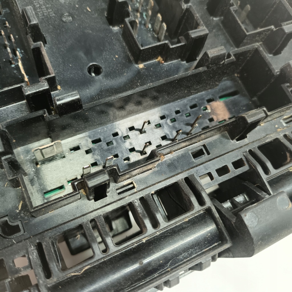 фото №10, Chevrolet camaro 16- коробка запобіжників 84044723 usa