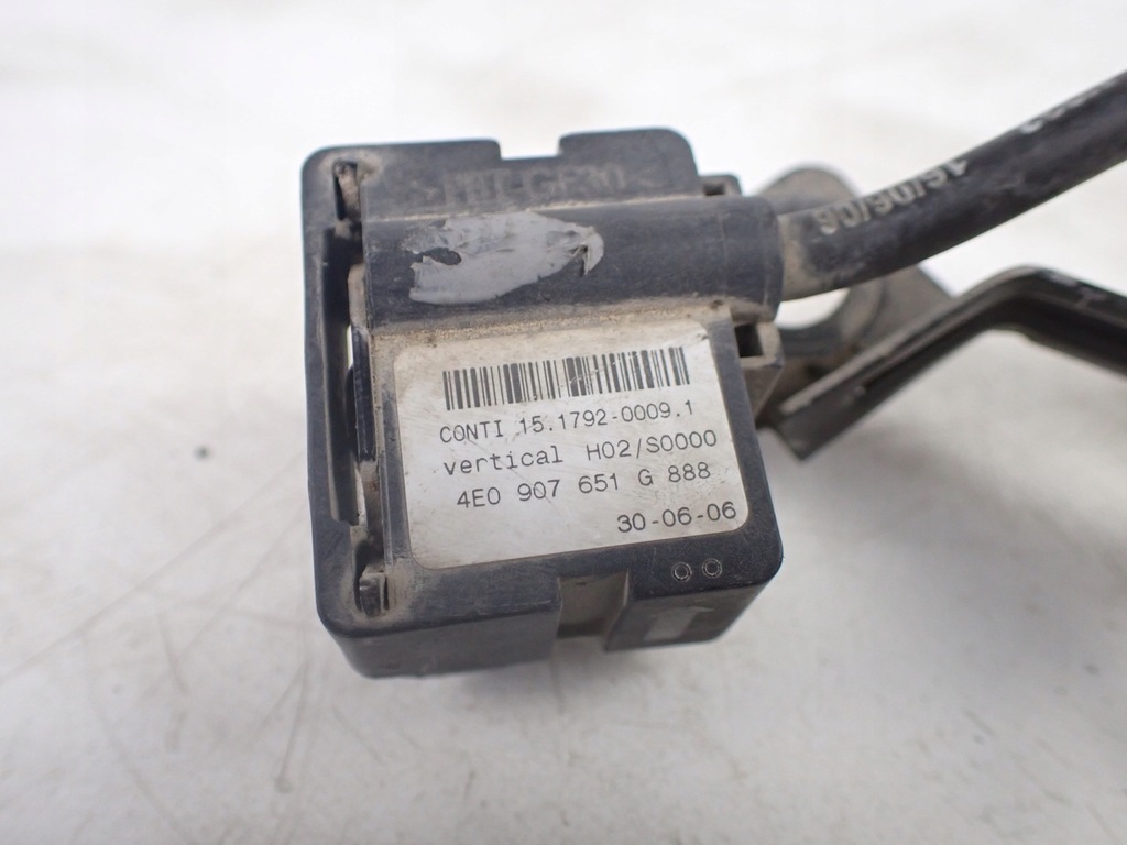 фото №8, Датчик ускорения audi a8 s8 d3 5.2 короткий 4e0616576j