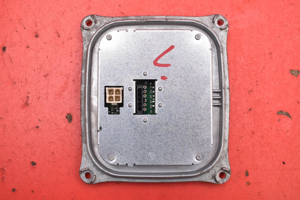 фото №1, Перетворювач модуль led лівий 1307329218 audi a4 b8 07-11