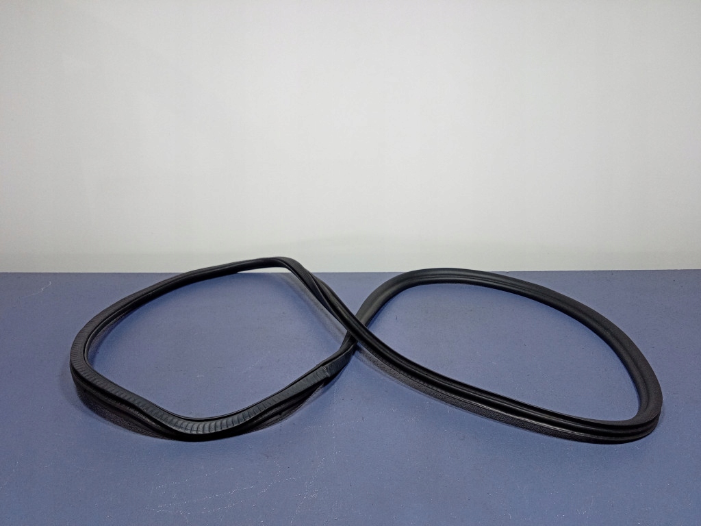 фото №1, Bmw 5 g30 прокладка дверь задняя правая задняя 7381326