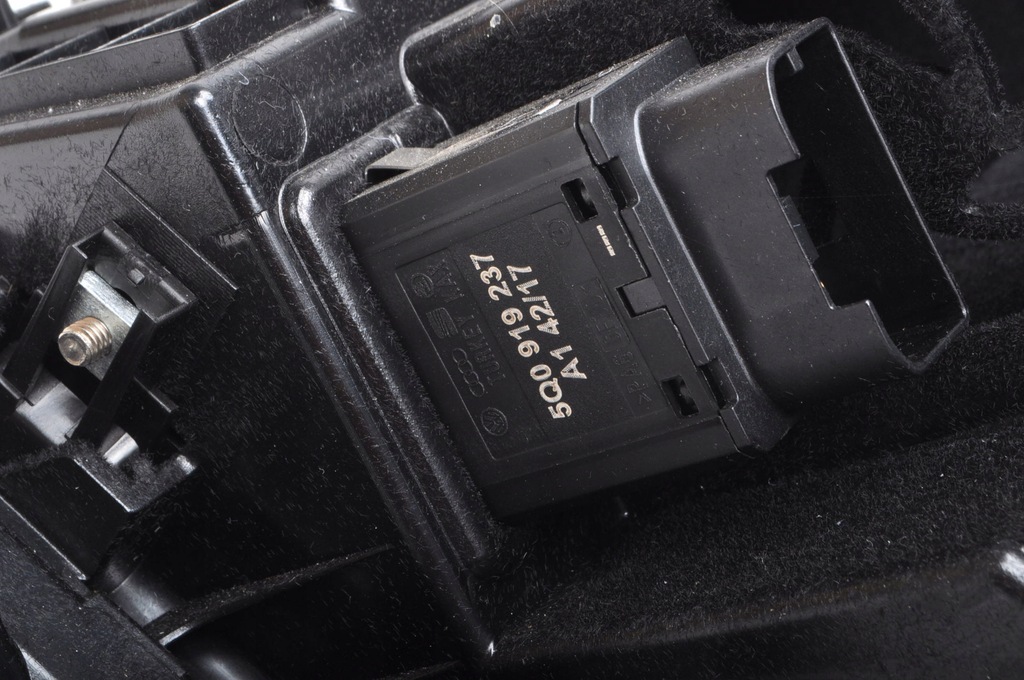 фото №10, Bentley bentayga бардачок пассажира 18r anglik 36c853873