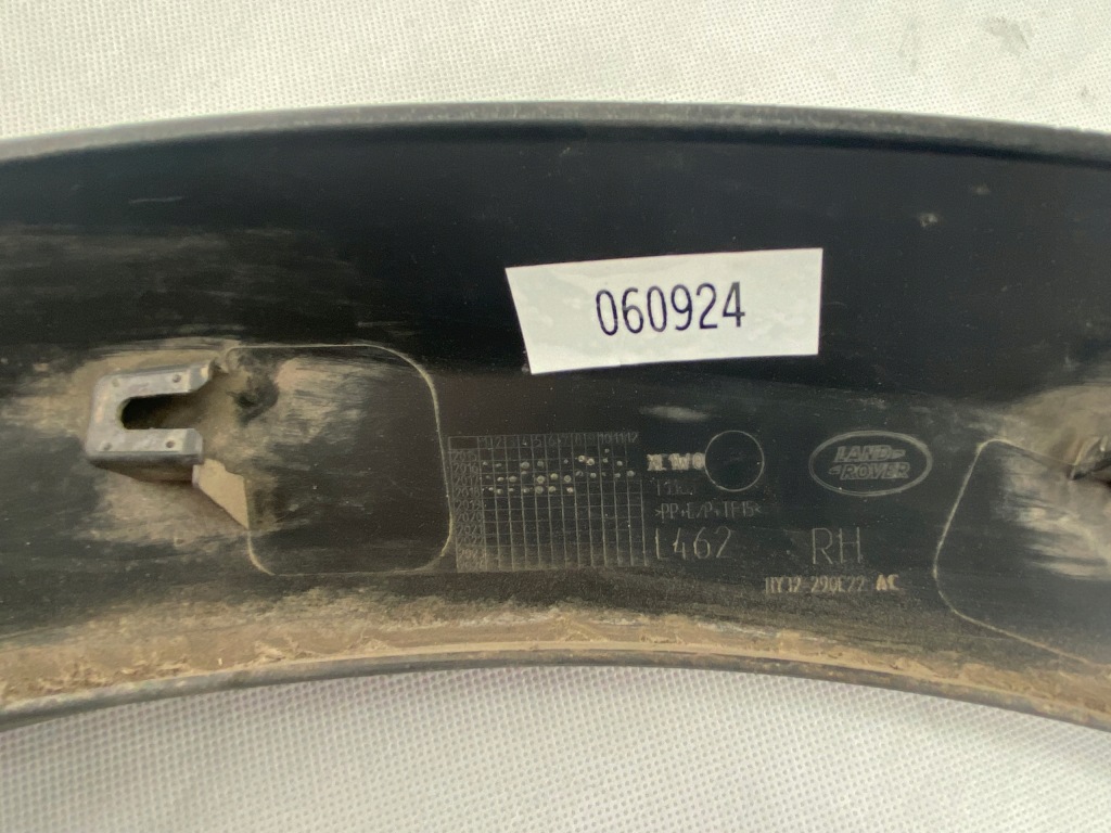 фото №8, Молдинг крыла land rover discovery v правый задняя оригинал hy32290e22