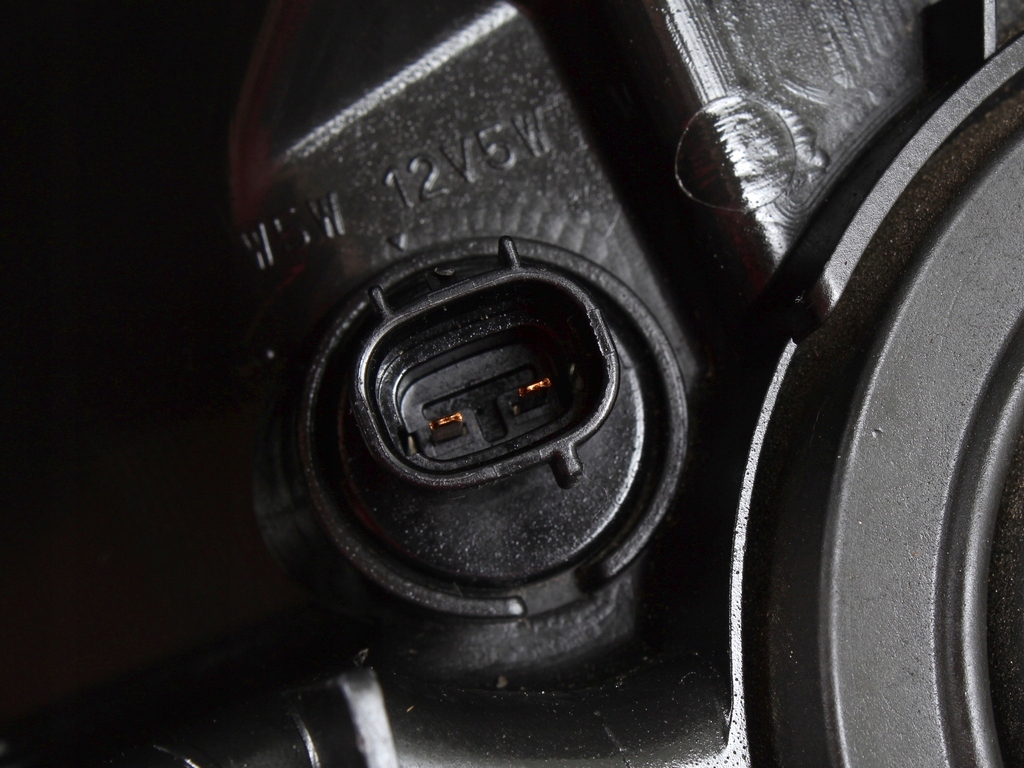 фото №9, Лампа фара правий toyota corolla verso ii eu