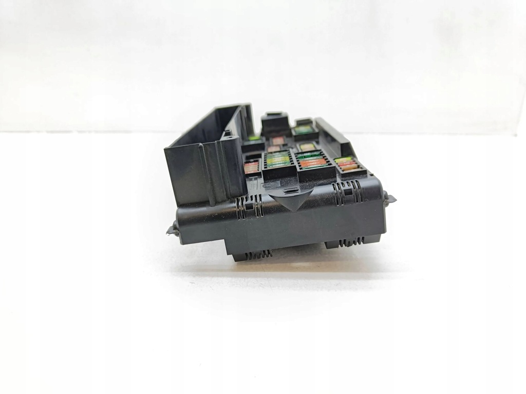 фото №6, Bmw 7 f01 f02 f03 f04 2010 рамка / модуль предохранителей