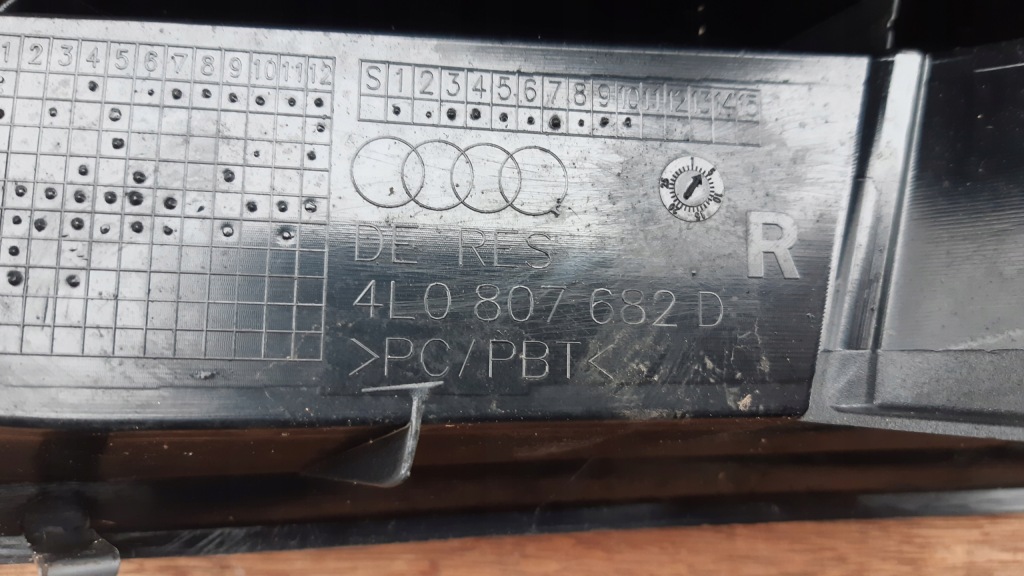 фото №3, Audi оригинальный номер 4l0807682d решётка бампера