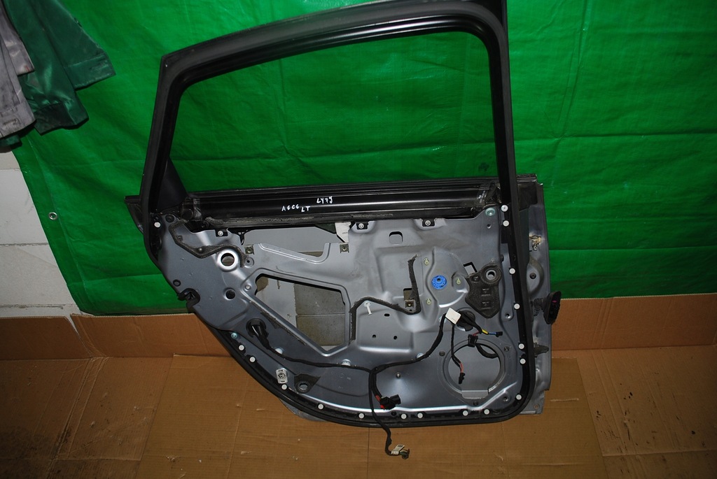 фото №13, Двері audi a6 c6 лівий задня ly7j