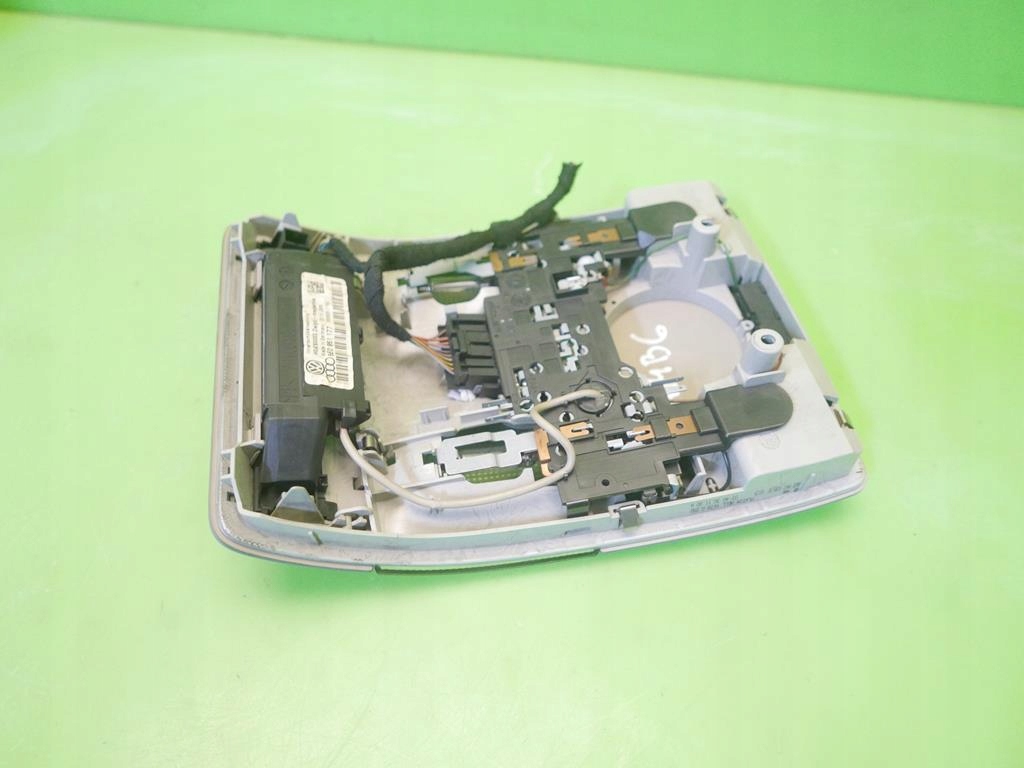 фото №6, Лампа освещение кабины перед audi a4 b6 00-04