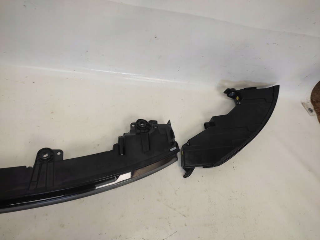 фото №6, Porsche taycan 9j1 лампа задняя задняя середина левая правая led 2019- 2020-