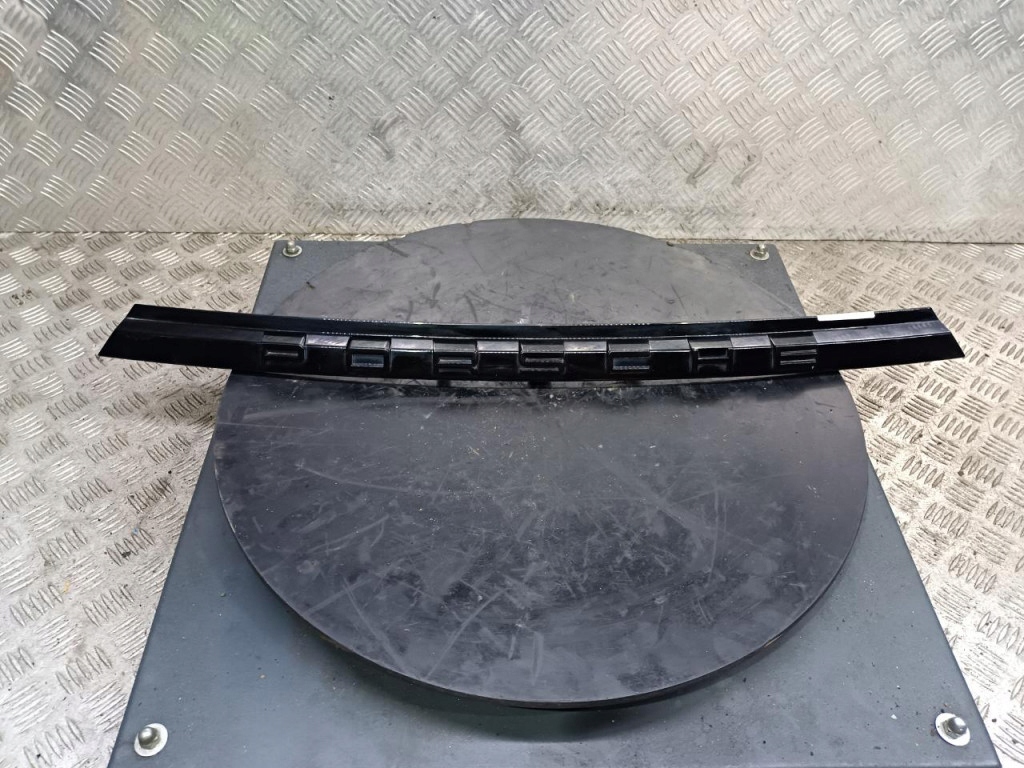 фото №1, Porsche panamera gts 971 накладка крышки задняя 971827044