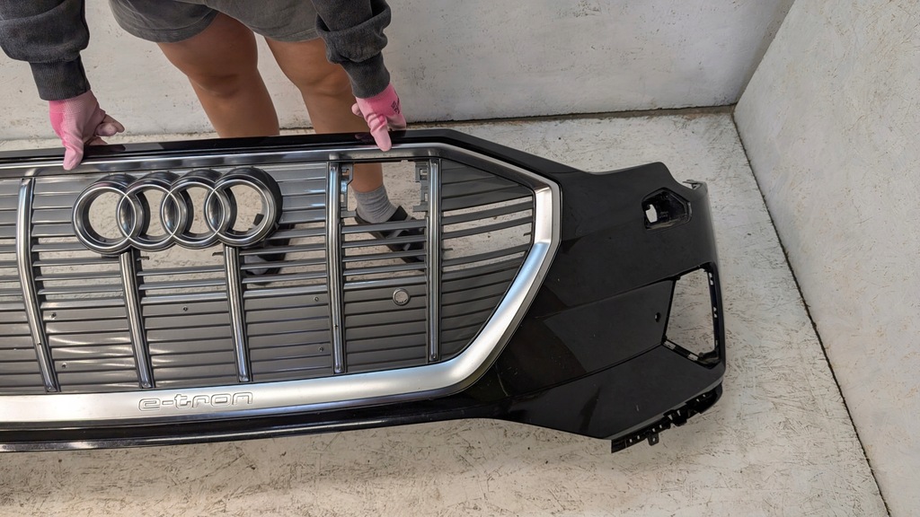 фото №7, Audi e-tron 4ke 18-22 бампер перед передній 4ke807437