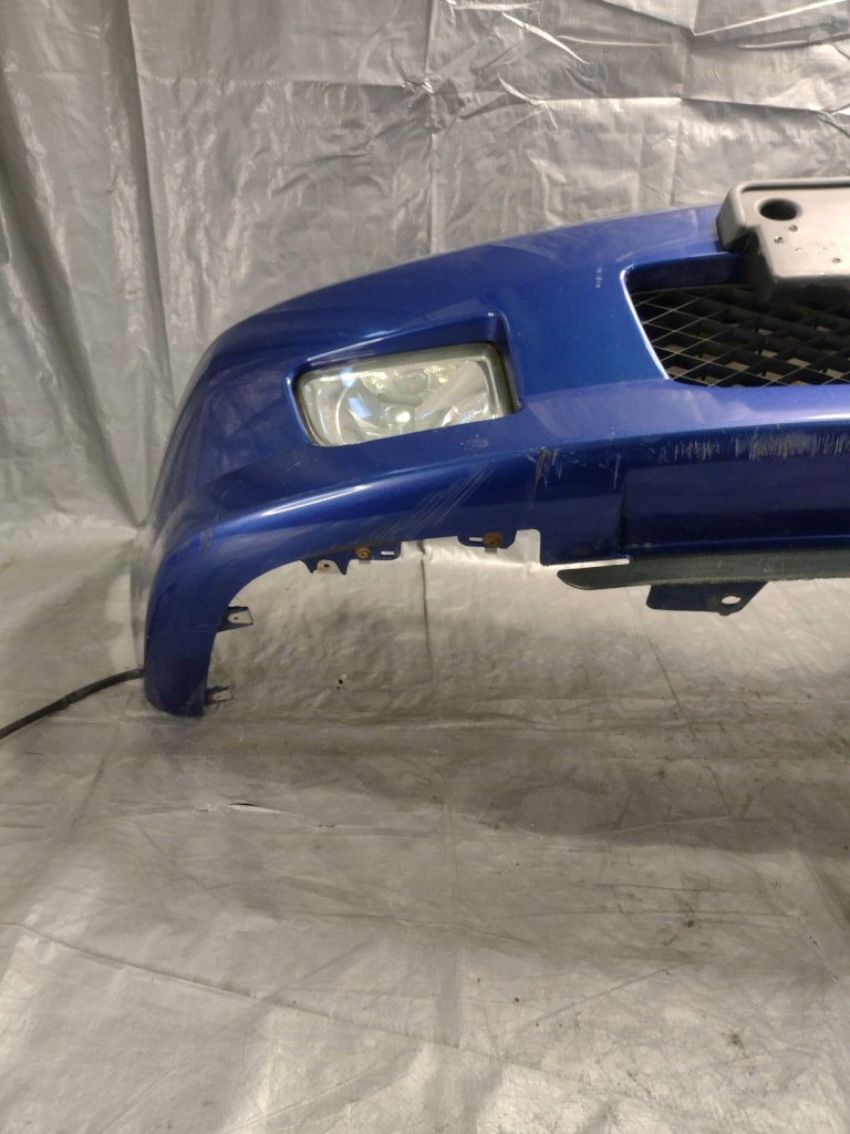 Купити Бампер передній mazda 323f 2001r