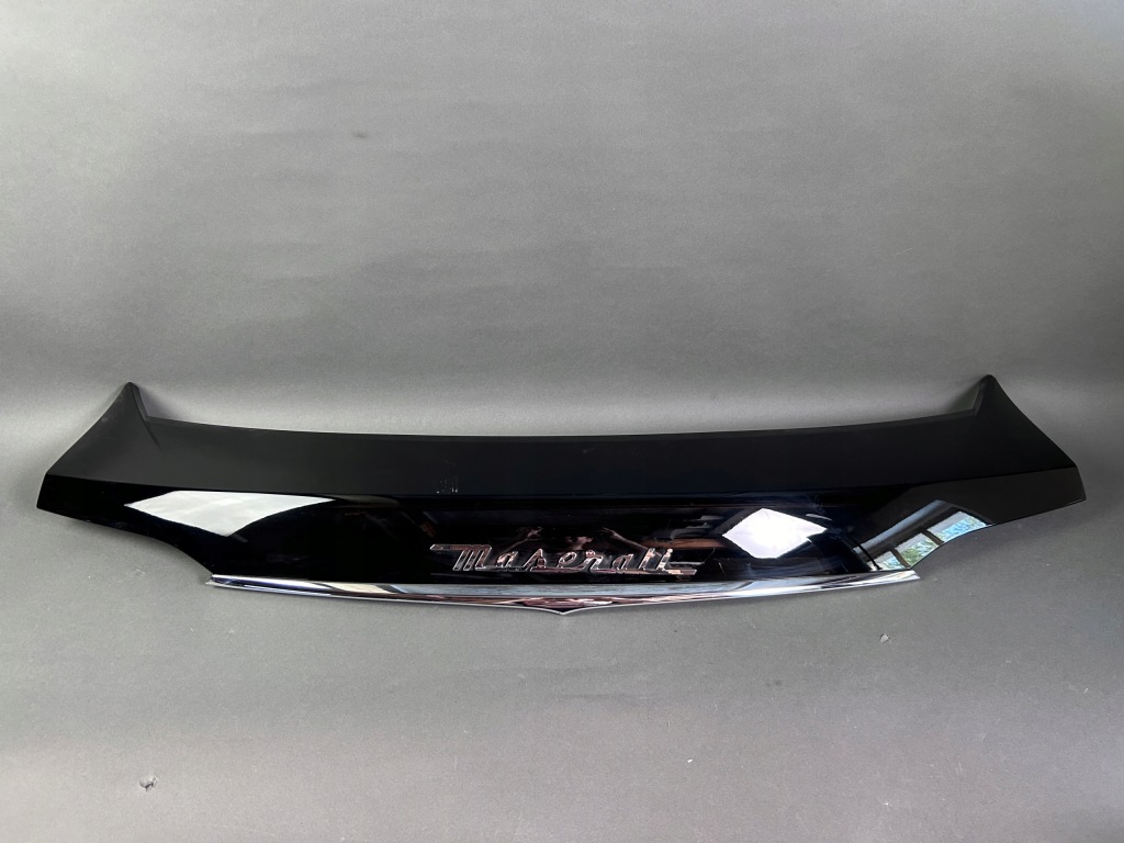 фото №1, Накладка крышки задняя maserati levante 670042733