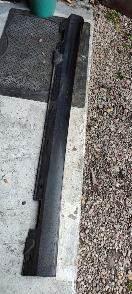 фото №1, Mercedes w212 молдинг порог правая czarna