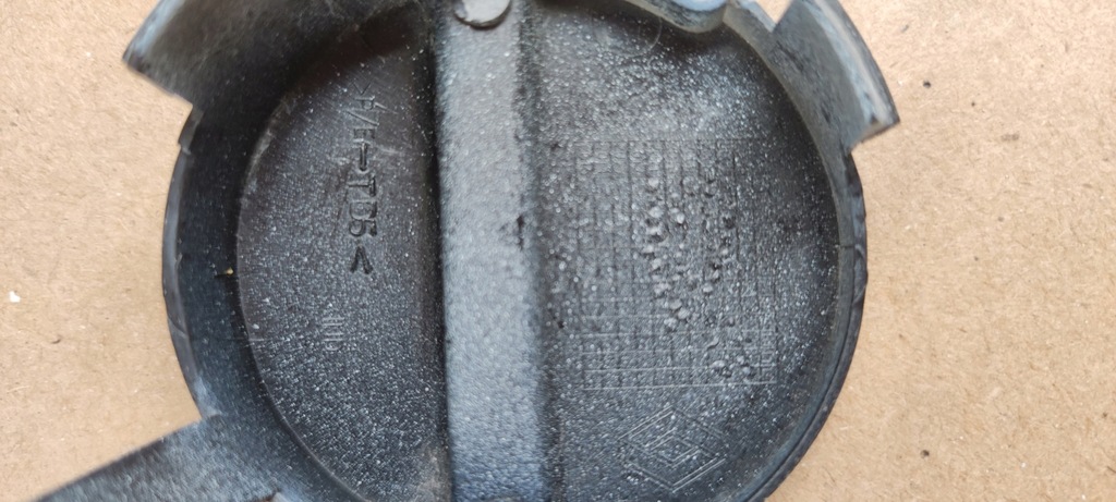 фото №5, Заглушка фаркоп бампера renault twingo ii gt