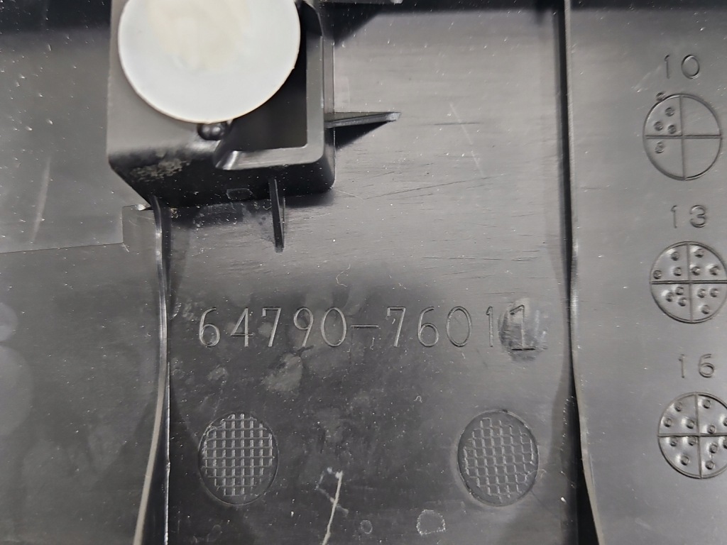 Оббивка кришки обшивка багажника lexus ct 10-22 67750-76010 64790-76011 Оригінал