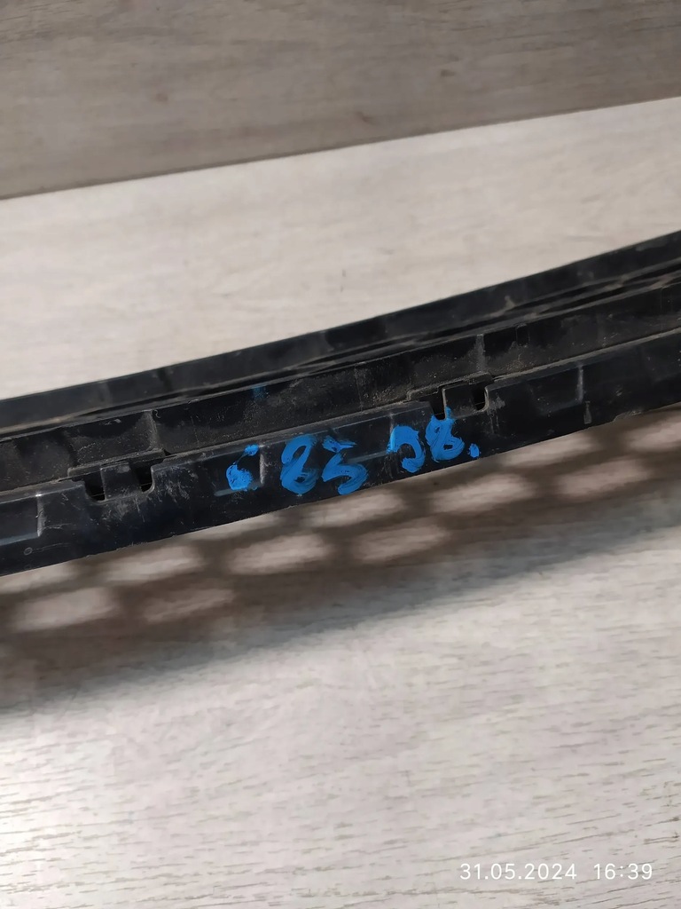 фото №8, 8558. bmw 5 g30 g31 решётка средняя перед 8064930