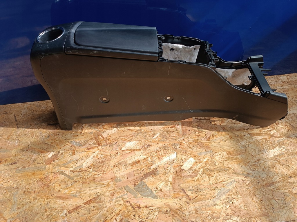 фото №4, Prius plus v + туннель подлокотник чёрный