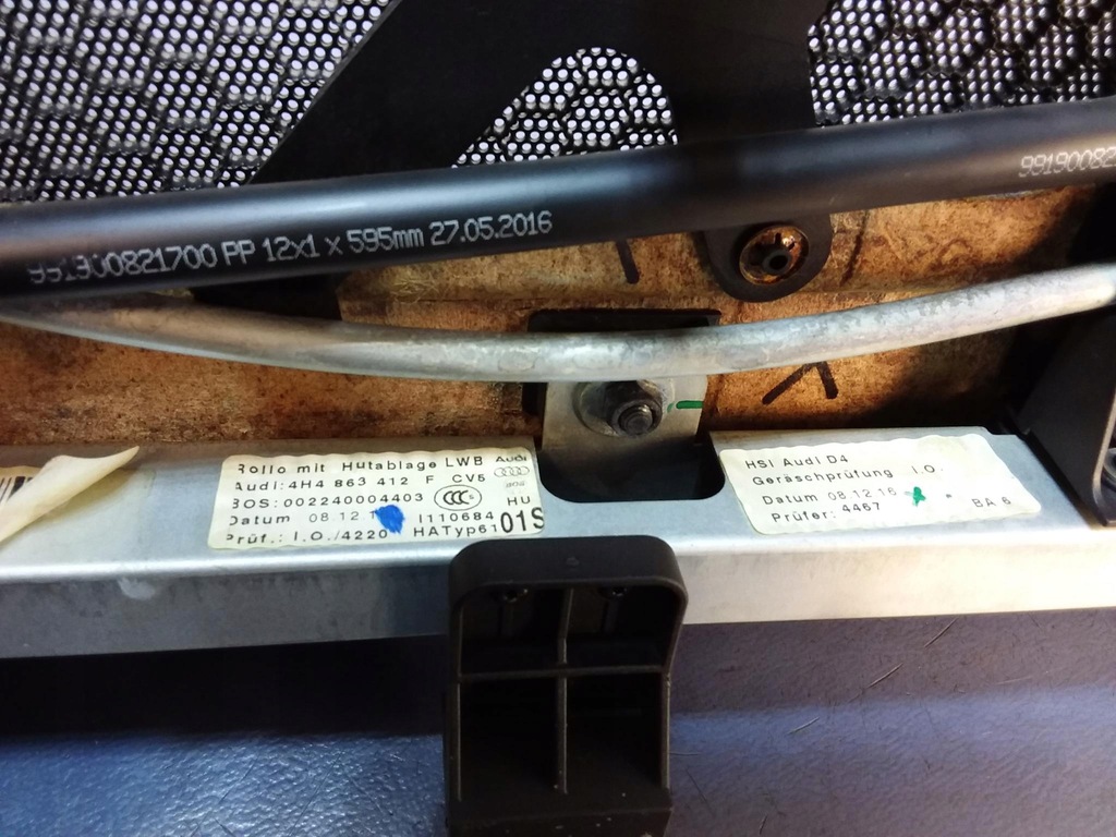 фото №11, Audi a8 d4 шторка задняя 4h4863412f